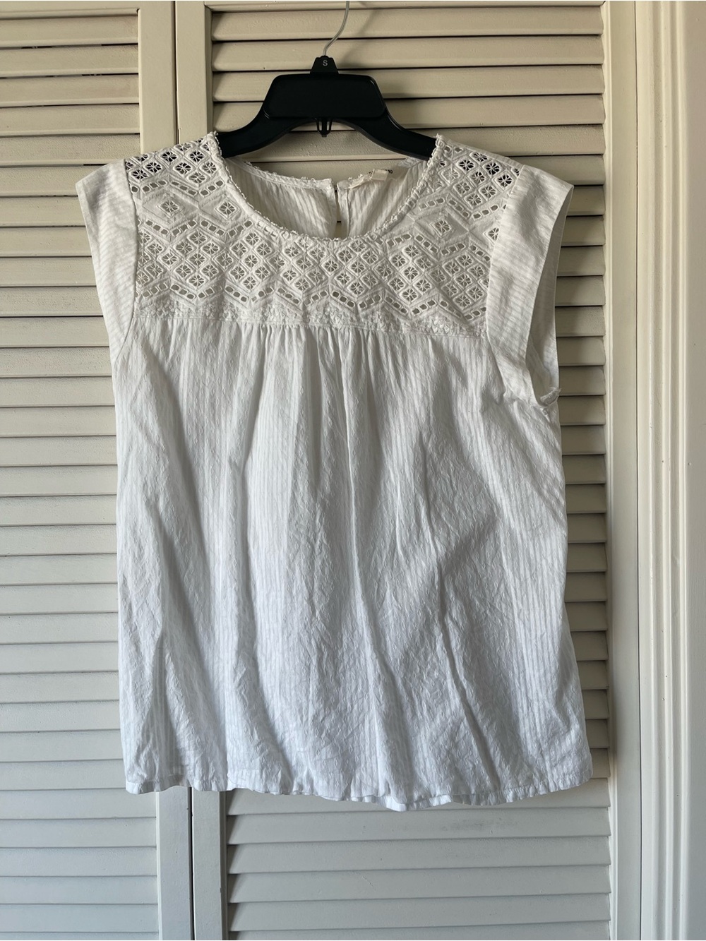 Lucky Brand White Eyelet Yoke Sleeveless Blouse
